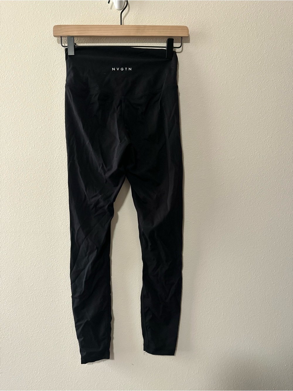 NVGTN seamless black leggings size medium - Picture 3 of 9
